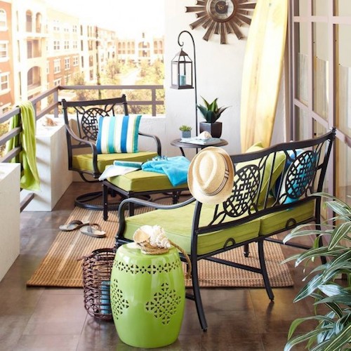 balcon amenajat cu bun gust mobilier balcon