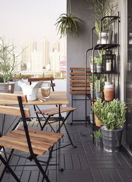 mobila balcon scaun si masa