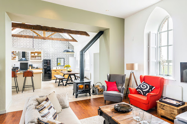 idee amenajare living cu semineu open space